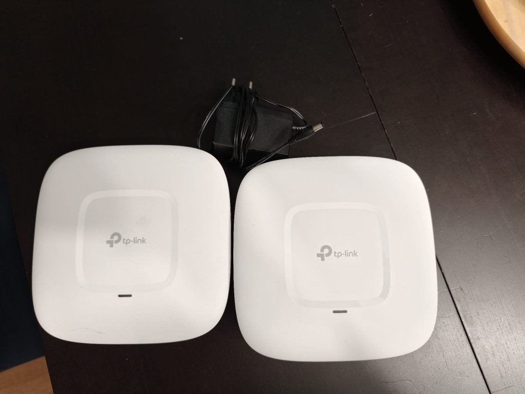 2 TP-Link Omada EAP245 AC1750 Access Points (PoE), Computers en Software, Accesspoints, Ophalen of Verzenden, Gebruikt, TP-link