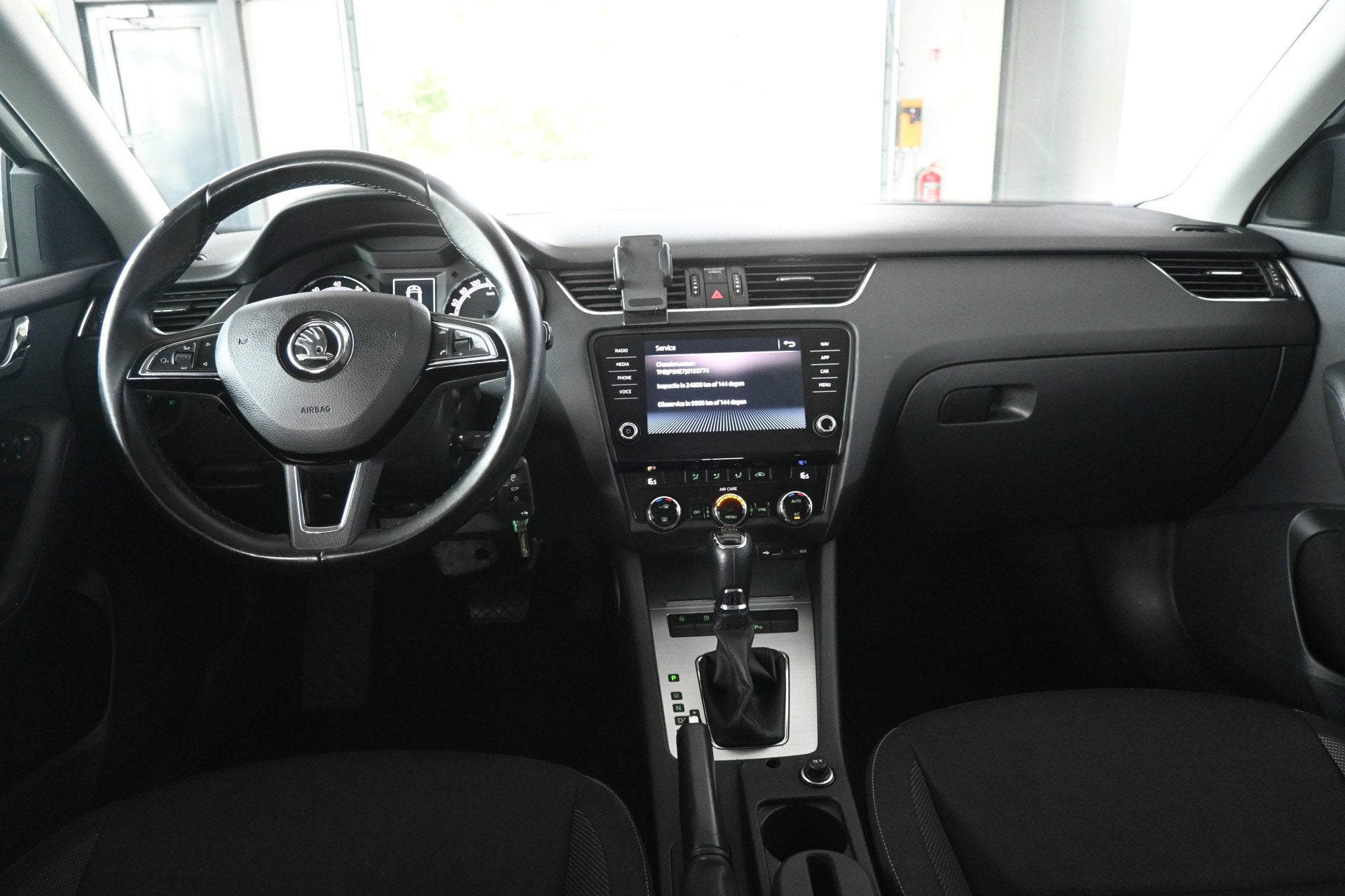 Skoda Octavia Combi 1.0 TSI Greentech Ambition Business Auto, Auto's, Skoda, Stof, Met garantie (alle), 116 pk, Wit