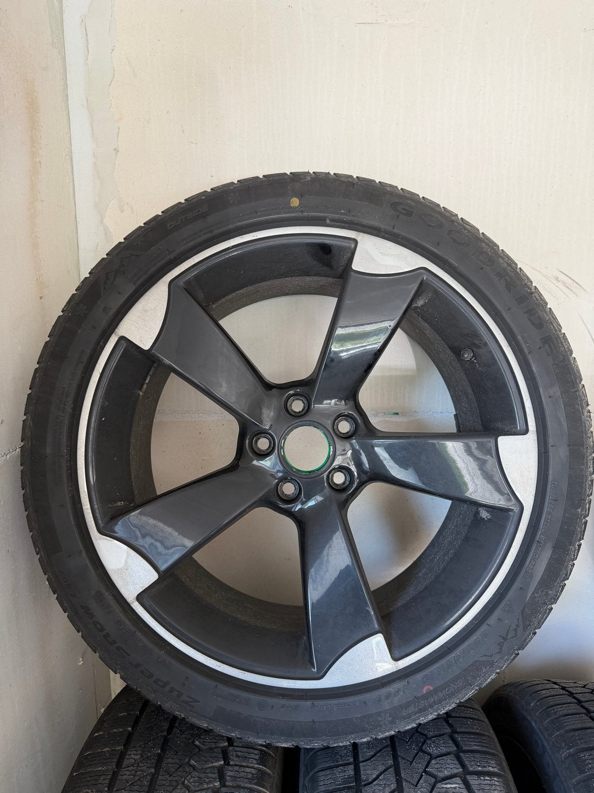 Nette winterset 255/40R19 met 5x112 velgen, Auto-onderdelen, Banden en Velgen, Gebruikt, 255 mm, Banden en Velgen, Winterbanden