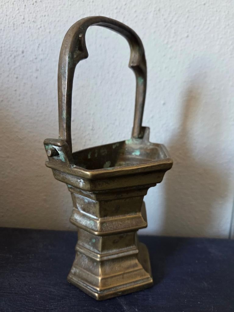 Gotische bronzen wijwaterbakje, Ophalen of Verzenden