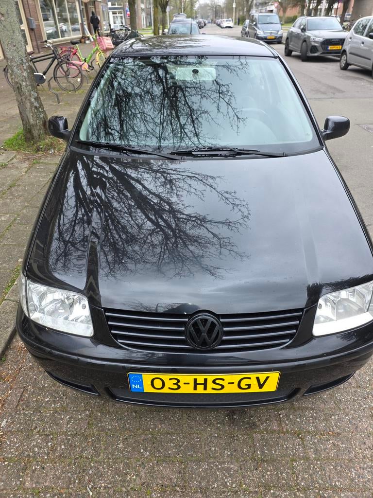 Vw polo 1.4 zwart 2001, Particulier, Te koop
