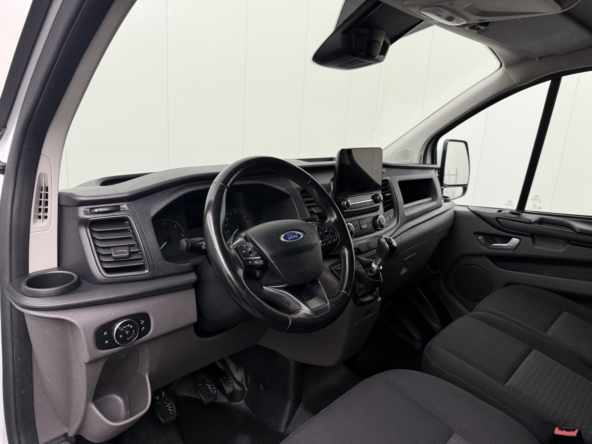 Ford Transit Custom 2.0TDCI 130PK Lang | Imperiaal | Trekhaa, Voorwielaandrijving, Dealer onderhouden, 4 cilinders, 2800 kg