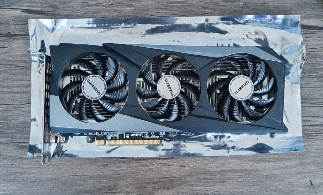 Gigabyte GeForce RTX 3050 GAMING OC 8G, Gebruikt, GDDR6, PCI-Express 4, Ophalen of Verzenden
