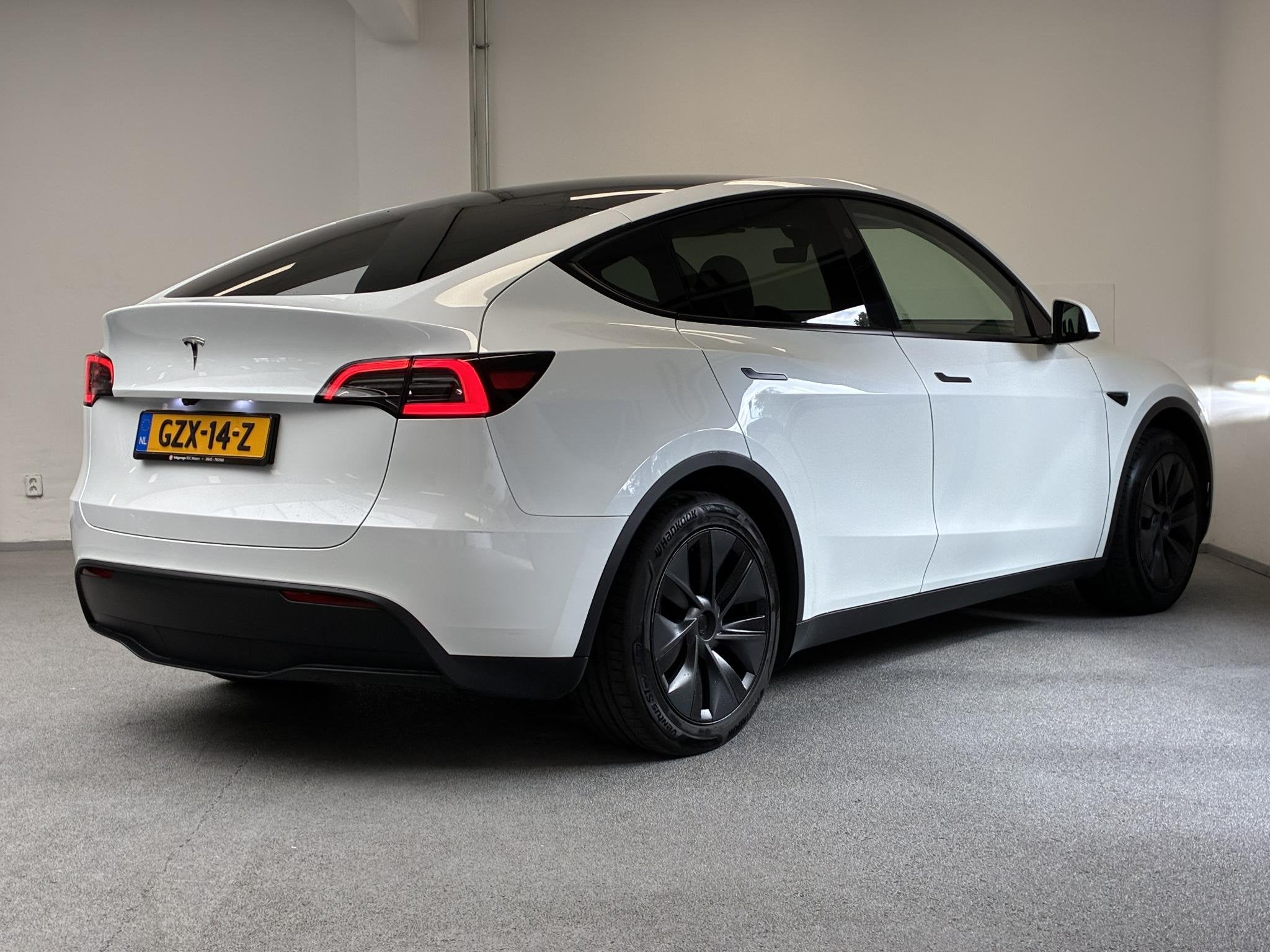 Tesla Model Y Long Range RWD 75 kWh | FSD SUPERVISED | HW4 |, Auto's, Electronic Stability Program (ESP), Gebruikt, 495 min, 600 km