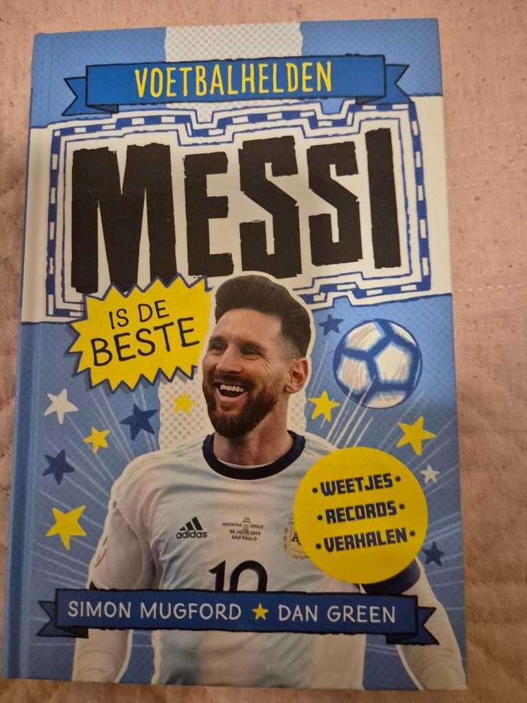Voetbalhelden Messi - Simon Mugford, Ophalen of Verzenden, Zo goed als nieuw