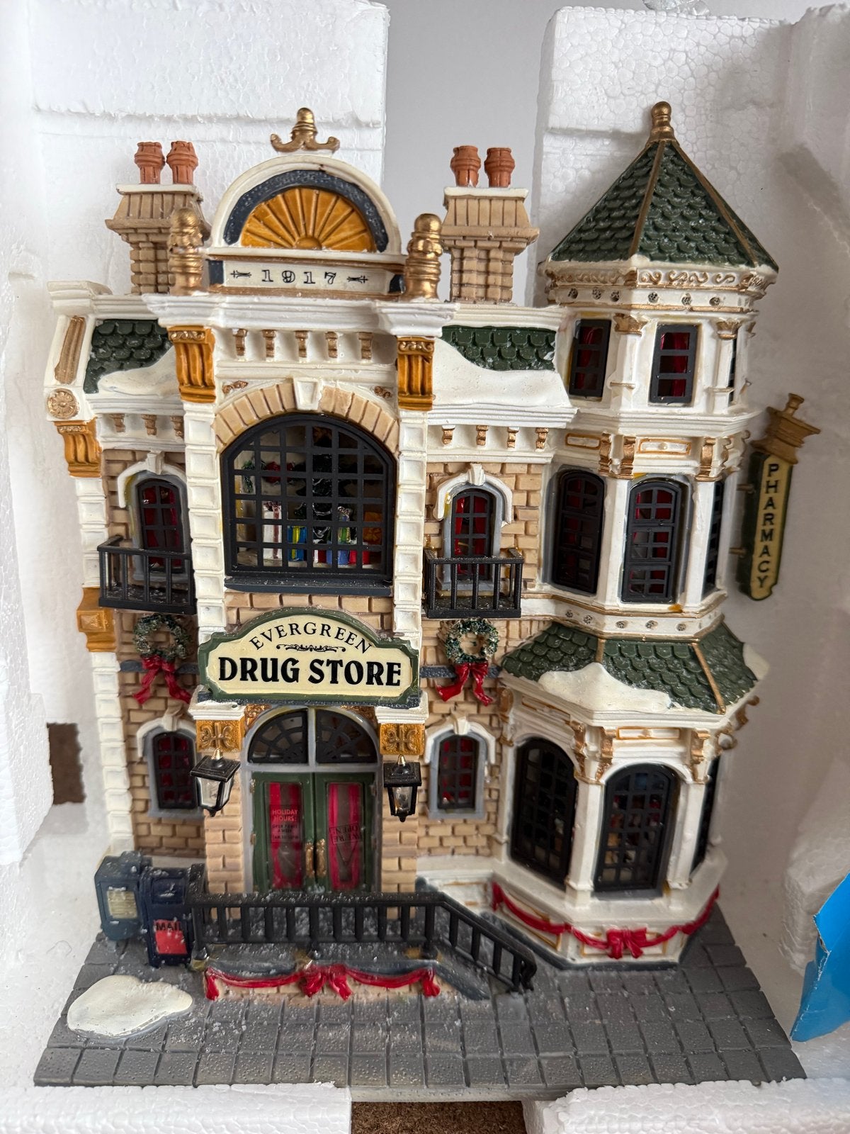 Lemax façade drug store, Diversen, Ophalen, Zo goed als nieuw