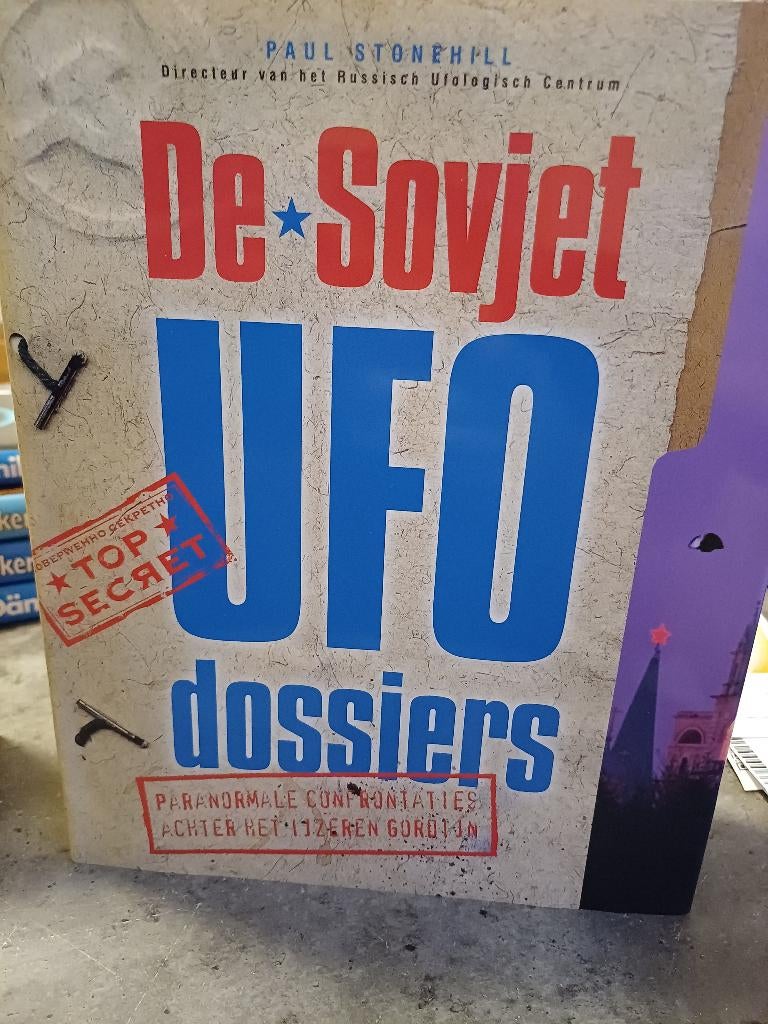 3  UFO   BOEKEN, Ophalen of Verzenden, Zo goed als nieuw, Europa