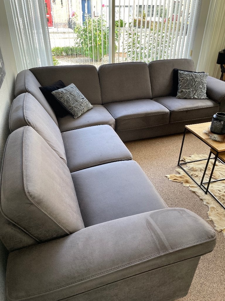 Hoekbank kleur Grijs 5 persoons, Ophalen, 250 tot 300 cm, Gebruikt, Minder dan 75 cm