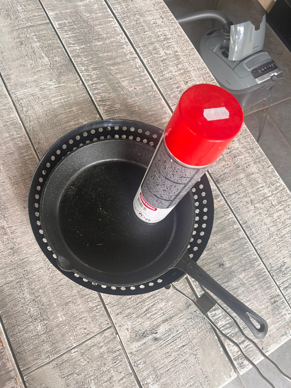 Stalen pannen boven BBQ, Ophalen, Zo goed als nieuw, Gietijzer, Pannenset