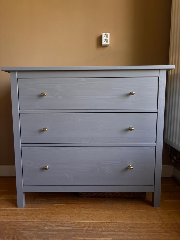 Ikea Ladekast grijs, Huis en Inrichting, Kasten | Ladekasten, Ophalen, 100 tot 150 cm, Zo goed als nieuw, 3 of 4 laden