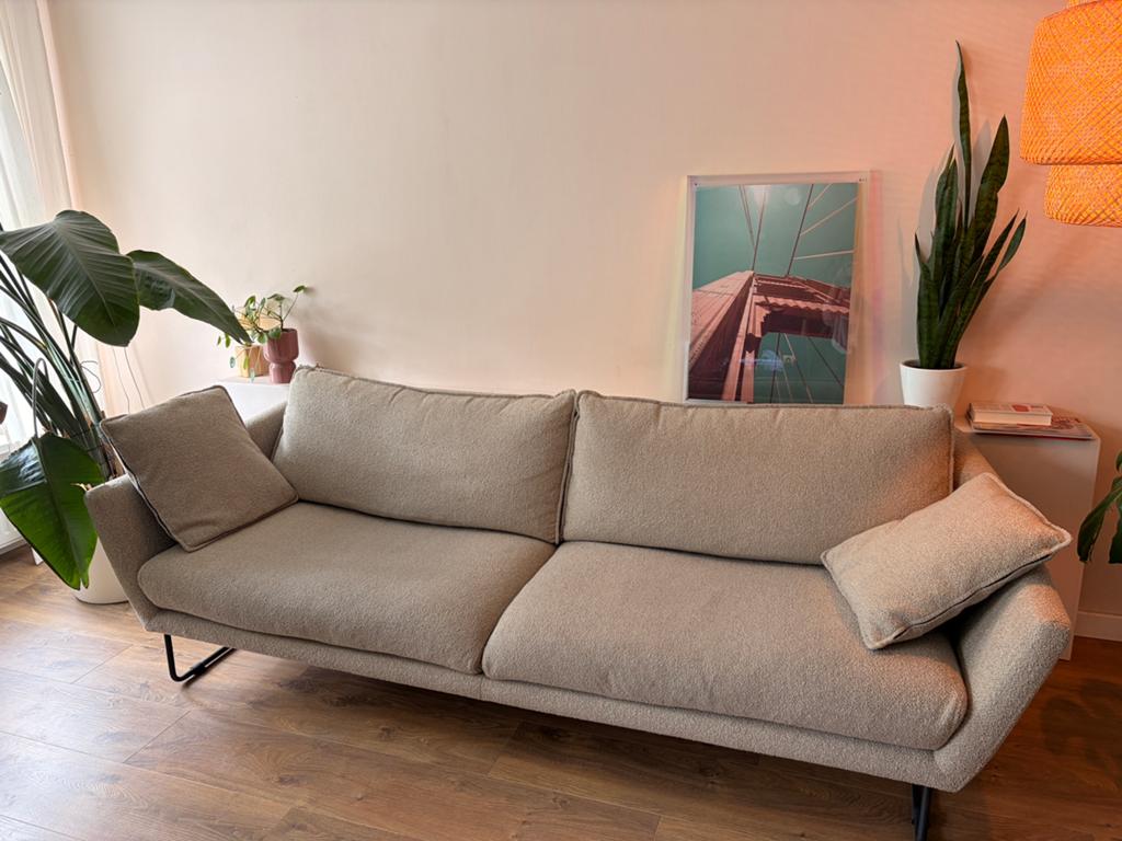 Comfortabele 3zits bank in beige bouclé stof, Huis en Inrichting, Banken | Bankstellen, Ophalen, Driepersoons, 75 tot 100 cm, Japandi, bohemian, landelijk, strak