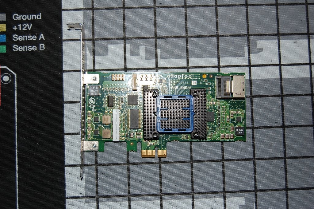 Adaptec ASR-6405e RAID controller, Intern, 1xSFF 8087 (=4 schijven), Gebruikt, SAS
