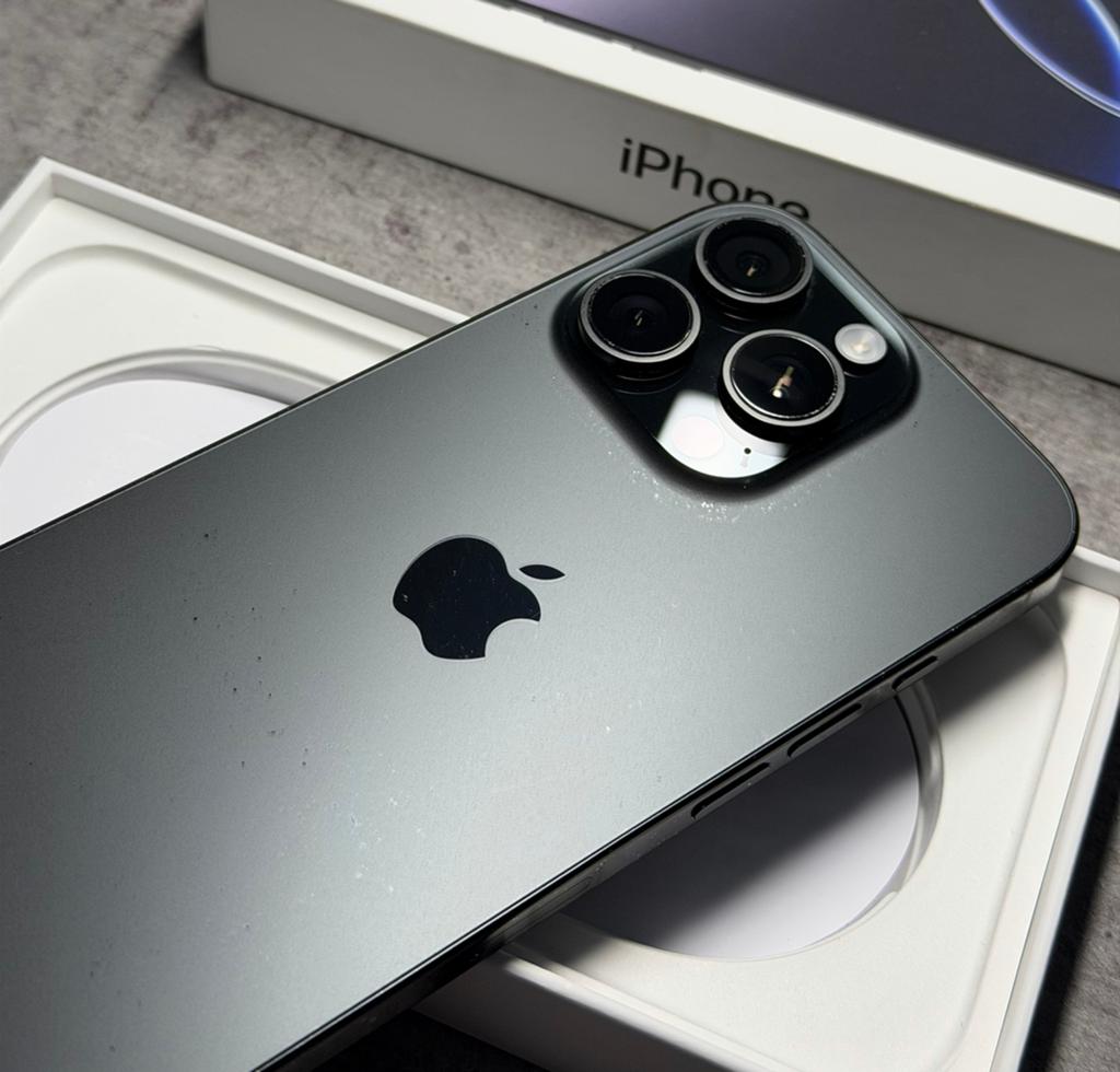  Apple iphone 16 Pro Black Titanuim 128GB Batterij 95%, Telecommunicatie, Mobiele telefoons | Apple iPhone, IPhone 16 Pro, Apple