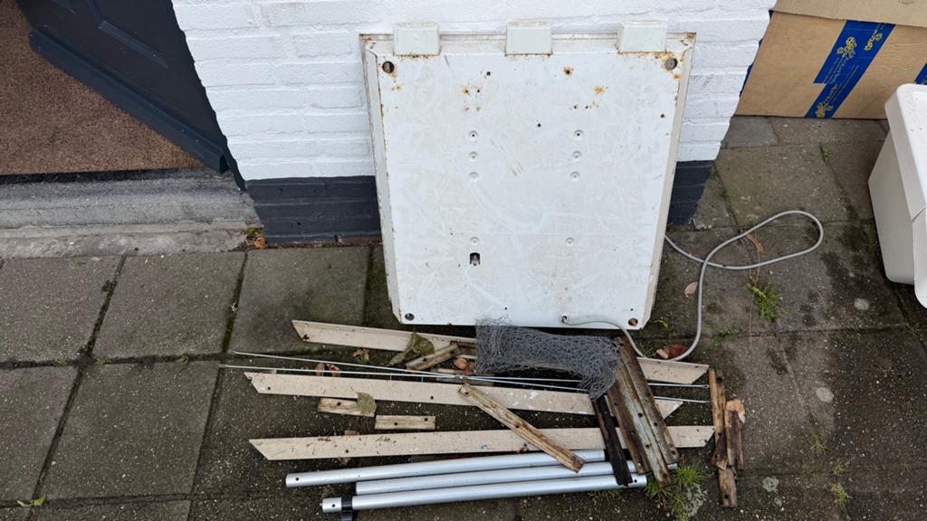 Oud ijzer en metalen, diverse stukken, Minder dan 3 m³, Ophalen