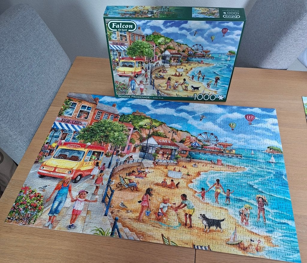 Puzzel 1000 stukjes Seaside Promenade Falcon de Luxe, Ophalen of Verzenden, 500 t/m 1500 stukjes, Zo goed als nieuw