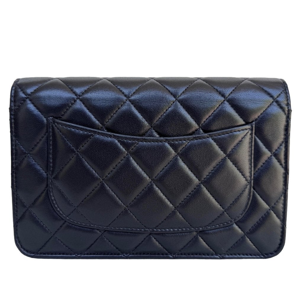 Chanel coco pearl crush woc wallet on chain lamsleer tas ghw image 3