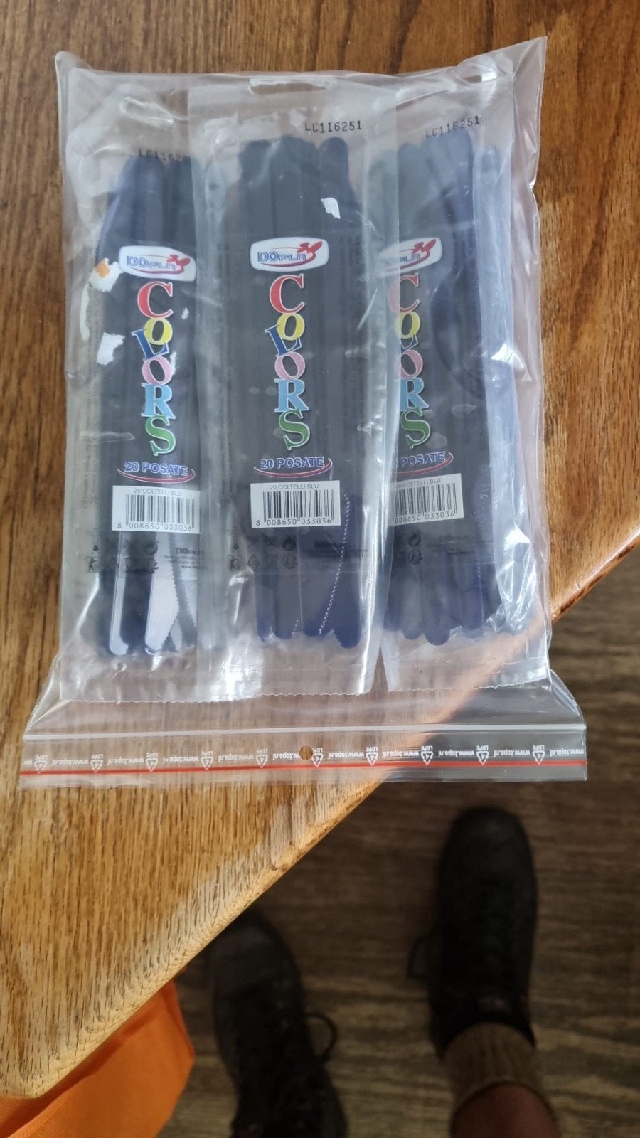 1 plastic zak met 3 x  20 plastic messen (COLORS ) nieuw, Overige typen, Ophalen, Nieuw