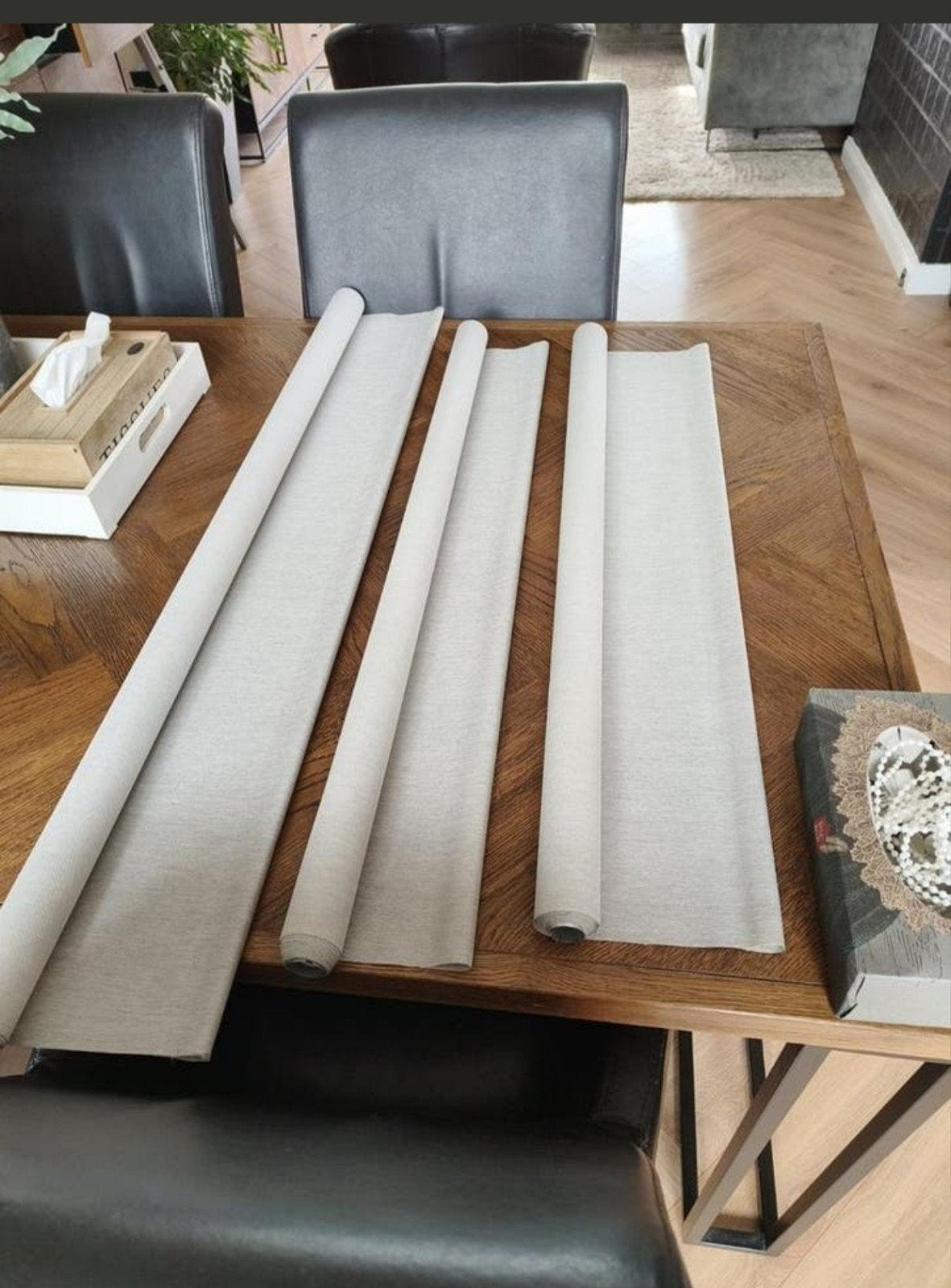 Lichtgrijze rolgordijnen (3 stuks) met bevestigingsmateriaal, Inclusief montageonderdelen, Ophalen of Verzenden, Zo goed als nieuw