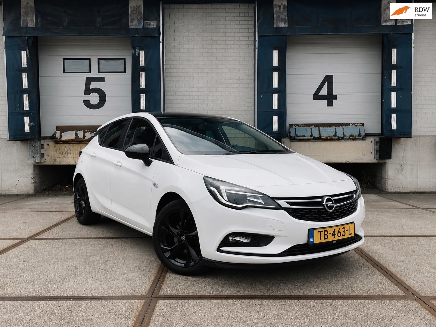 Opel Astra 1.4 Black Edition (150 PK+CarPlay+Garantie ), Gebruikt, Euro 6, 4 cilinders, 150 pk
