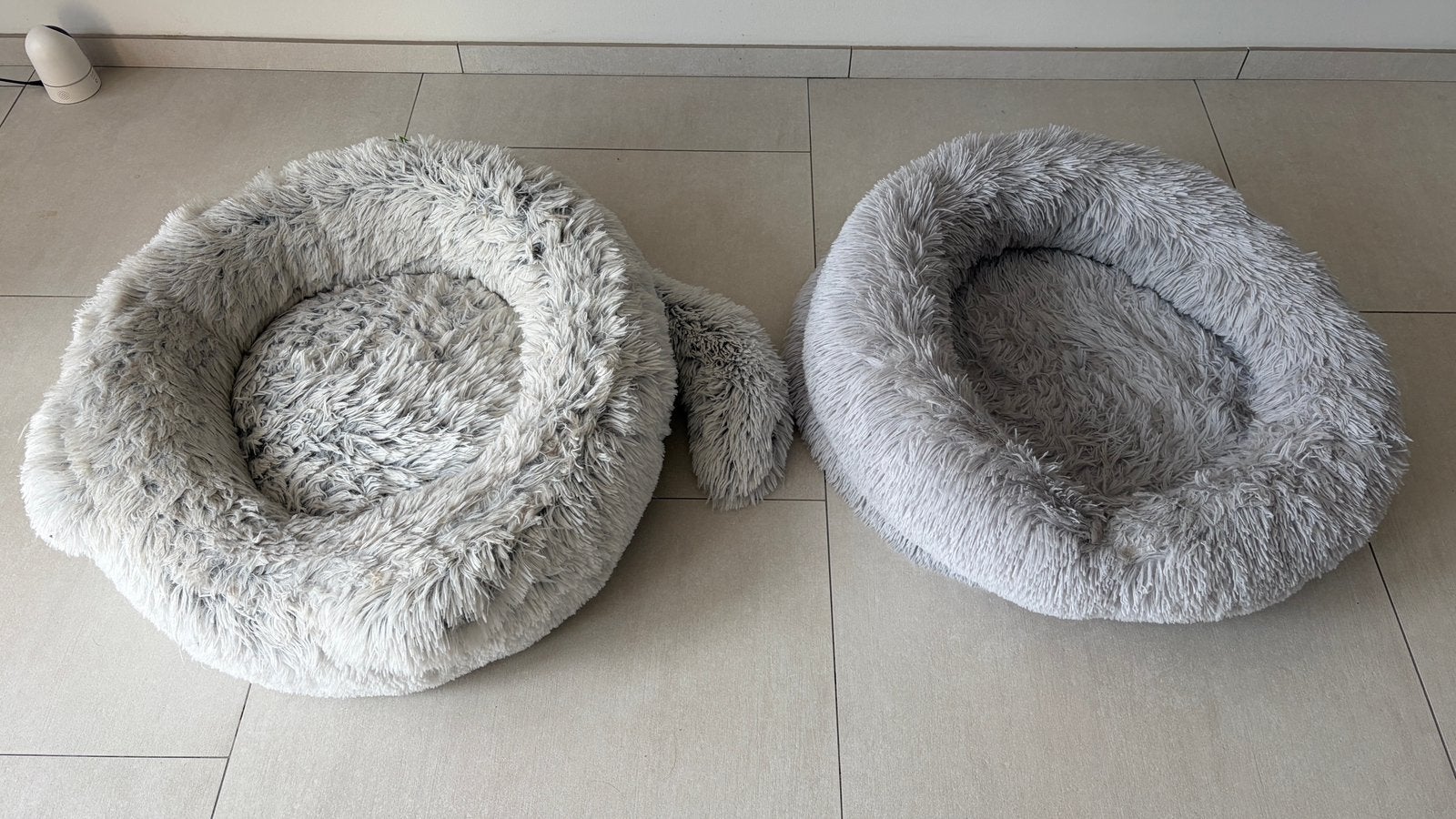 Twee katten manden / kussens, Ophalen, Gebruikt, Pluche