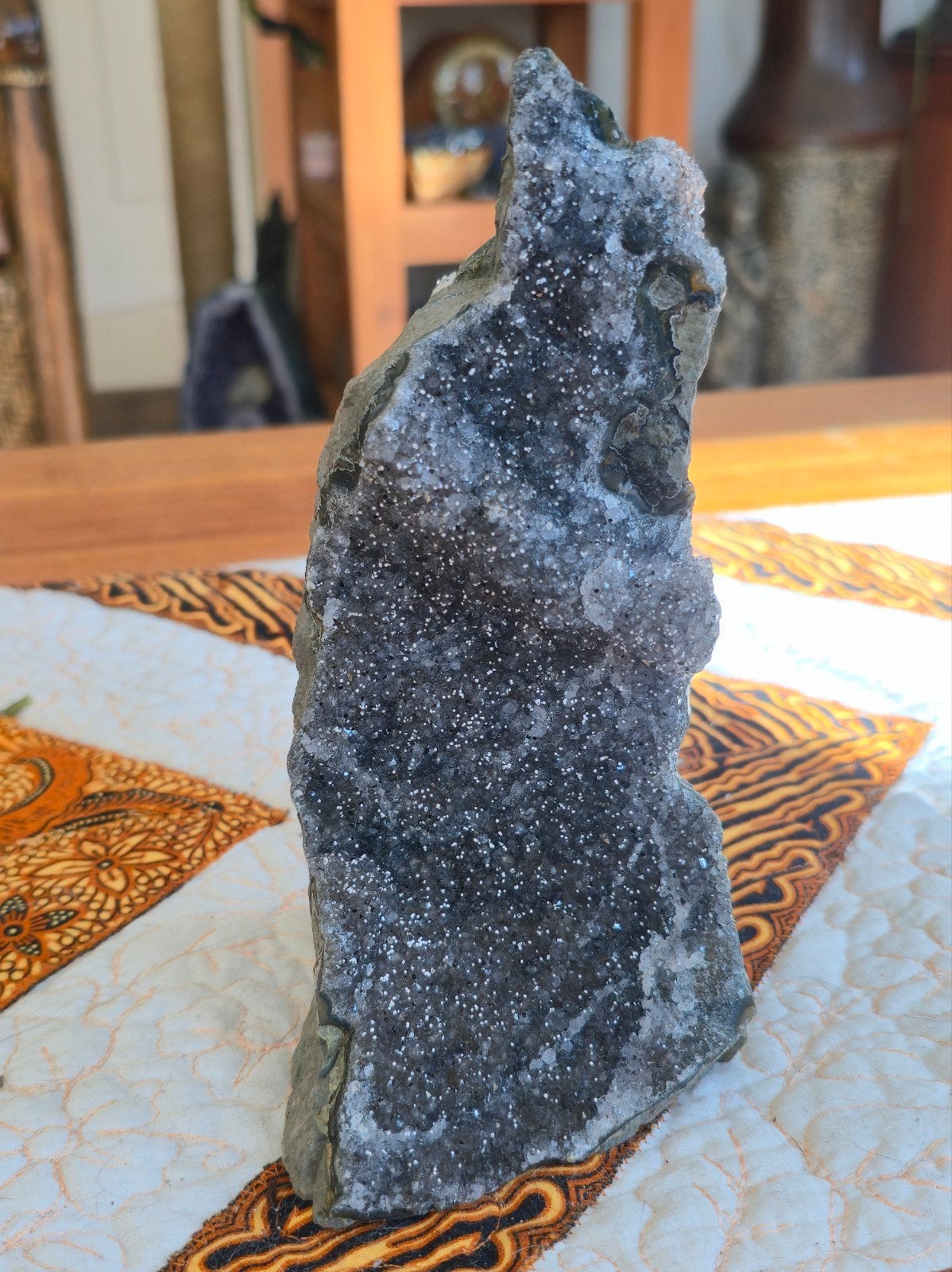 Zwarte Amethist cluster met Druzy kristallen. 1149gr, Ophalen, Mineraal