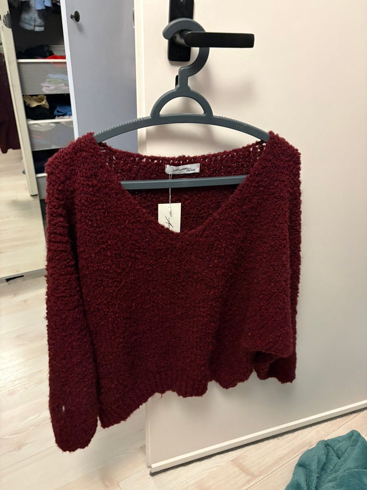 Bordeaux Rode Trui met Kleine V-hals - One Size, Ophalen of Verzenden, Nieuw, Maat 38/40 (M), Rood
