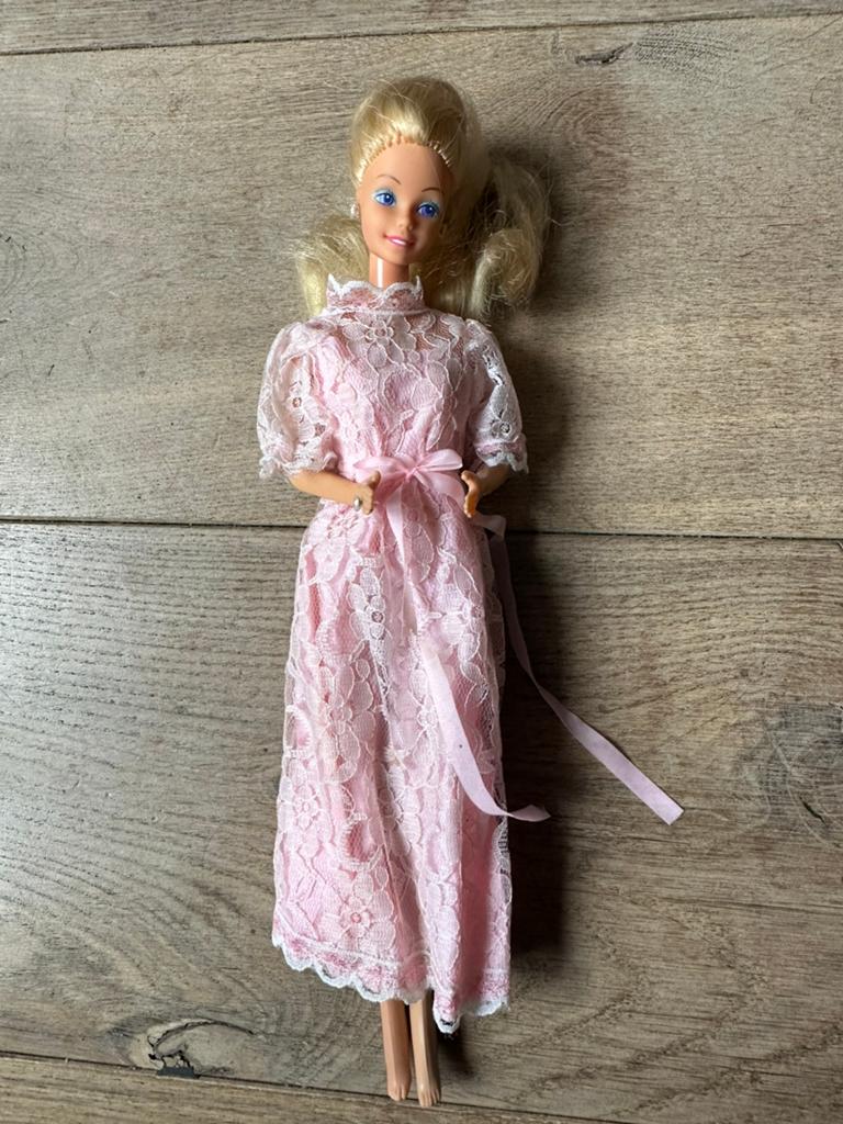 Vintage Barbie Mattel 1966 Taiwan, Ophalen of Verzenden, Zo goed als nieuw, Barbie