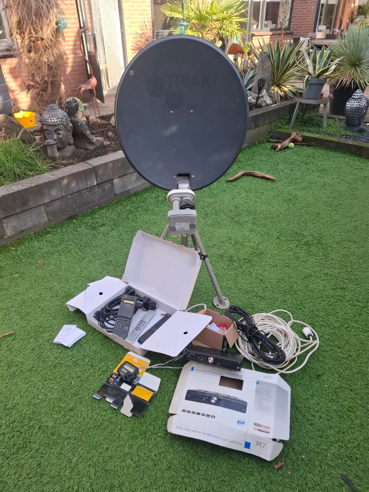 Complete schotelantenne set met ontvanger en accessoires, Ophalen of Verzenden, Gebruikt, (Schotel)antenne, Overige merken