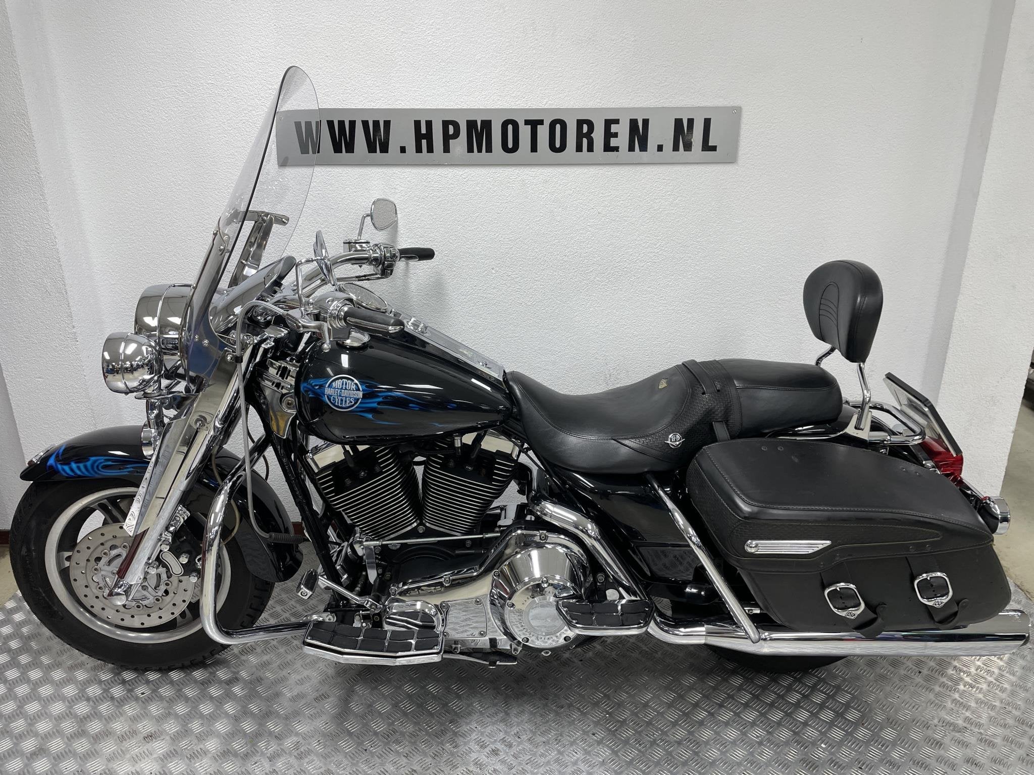 Harley Davidson FLHRC ROAD KING CUSTOM 100 TH.ANNIVERSARY BO, Laan van Vredenoord 33
2289 DA  Rijswijk, NL, H-DCUSTOMERSERVICE@Harley-Davidson.com