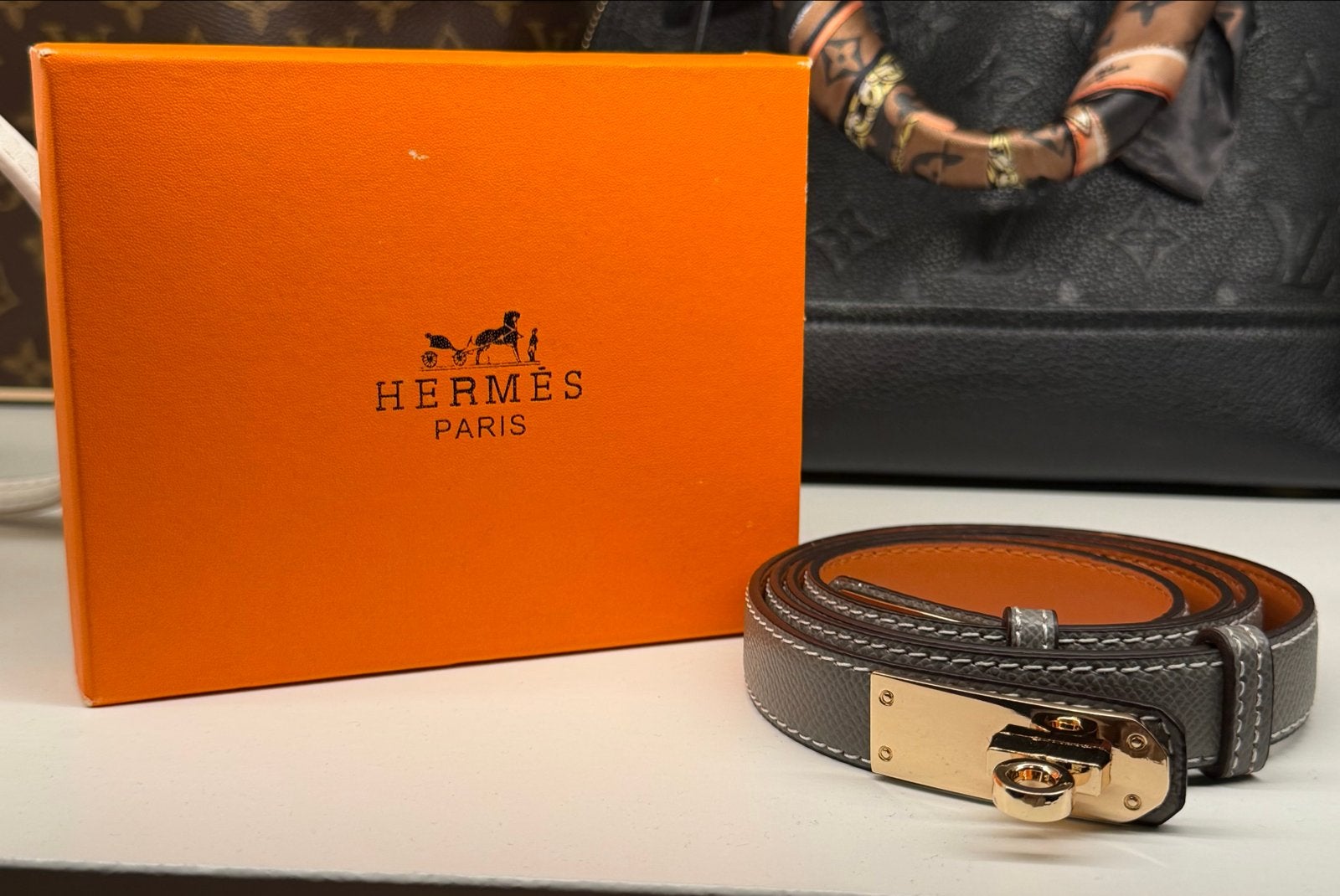H Riem - Grijs met gouden gesp, Minder dan 3 cm, Overige kleuren, Echt leder, 90 tot 100 cm