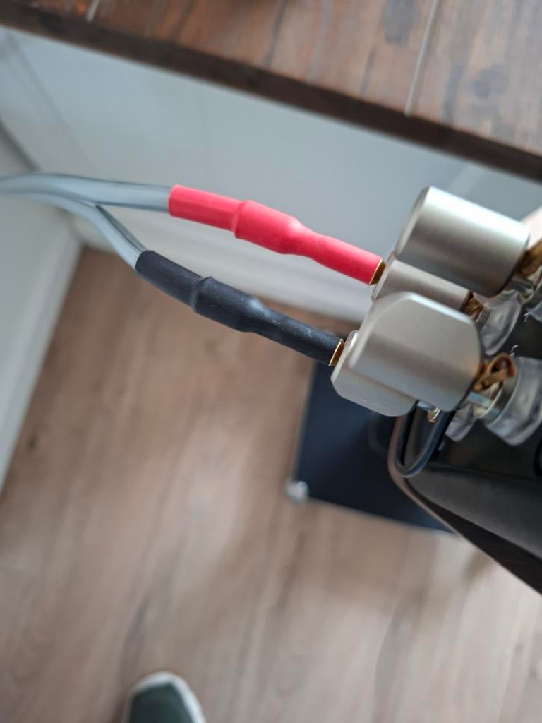 QED TX40i kabels 2 x 2 meter afgemonteerd., Ophalen of Verzenden, Zo goed als nieuw, Minder dan 2 meter, Luidsprekerkabel