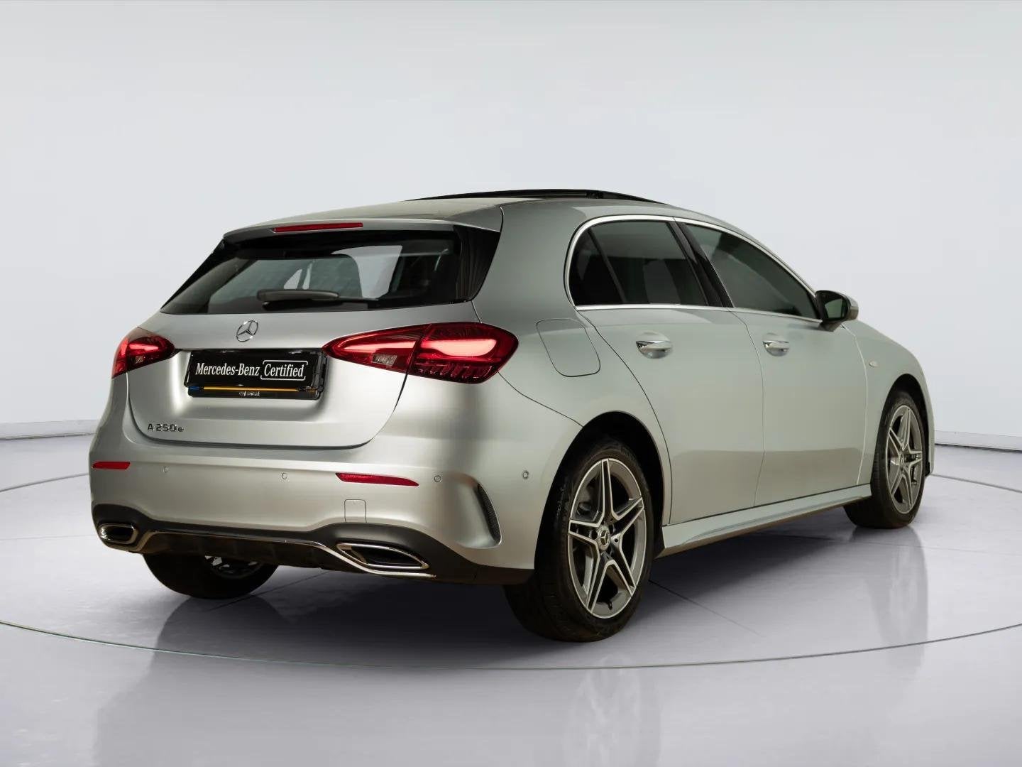 Mercedes-Benz A-Klasse Hatchback 250 e Business Solution AMG, Auto's, Dealer onderhouden, Gebruikt, 4 cilinders, 163 pk