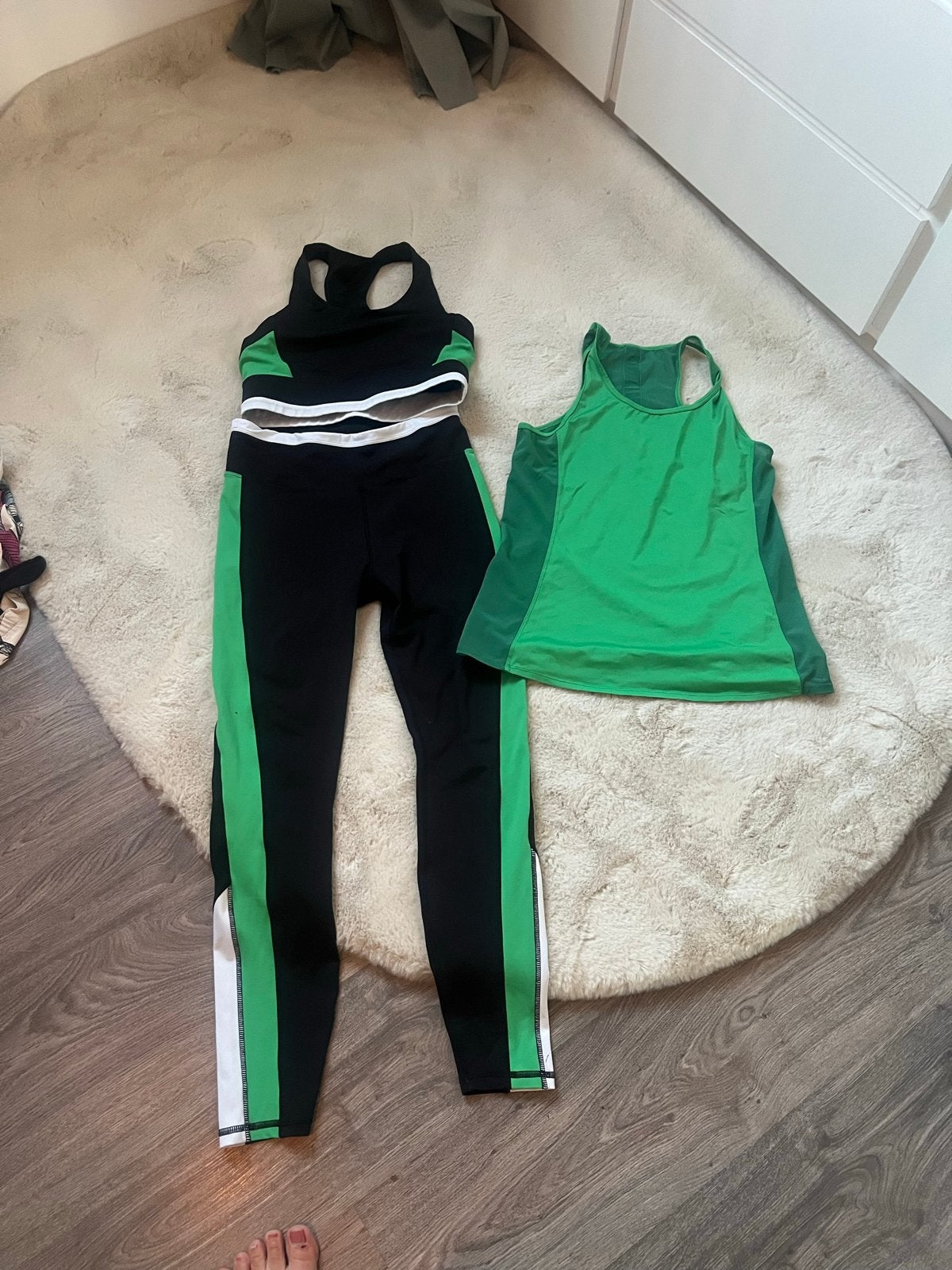 Sportset: Legging en Top van Stronger (Zwart/Groen), Zwart, Ophalen, Maat 38/40 (M), Fitness of Aerobics