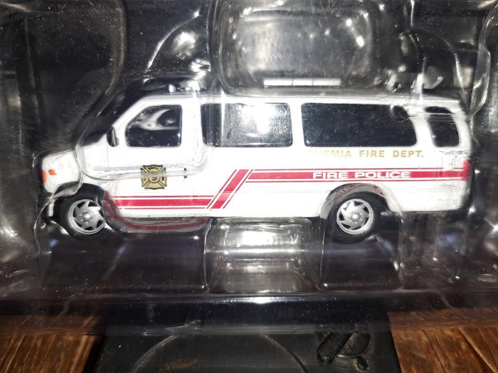 Police  in box, Hobby en Vrije tijd, Modelauto's | 1:43, Ophalen of Verzenden, Zo goed als nieuw, Auto, Overige merken