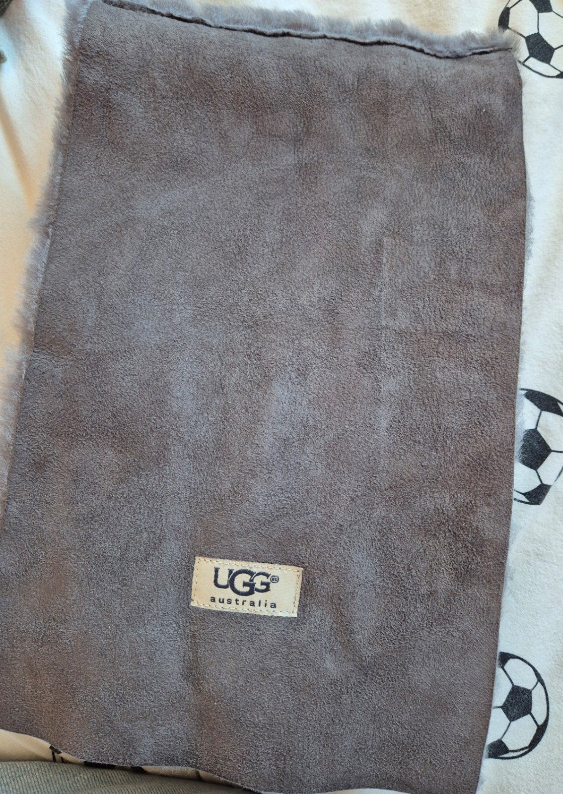 UGG Muts en Sjaal Set Grijs - One Size, Kleding | Dames, UGG, Ophalen, Zo goed als nieuw, Sjaal