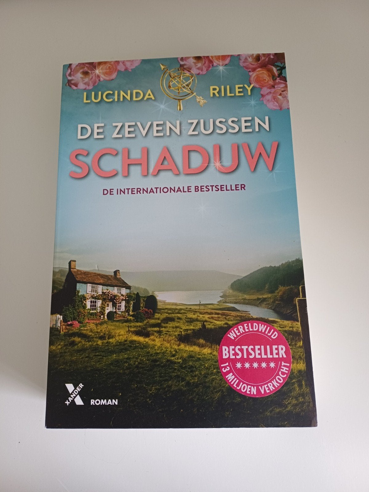 De zeven zussen Schaduw  / Lucinda Riley, Boeken, Romans, Ophalen of Verzenden, Zo goed als nieuw