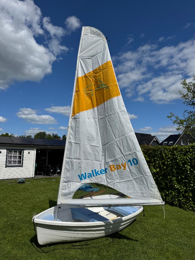 Walker Bay 10 zeilboot / roeiboot met elektromotor, Watersport en Boten, Open zeilboten, Ophalen, Gebruikt, Elektrisch, Buitenboordmotor