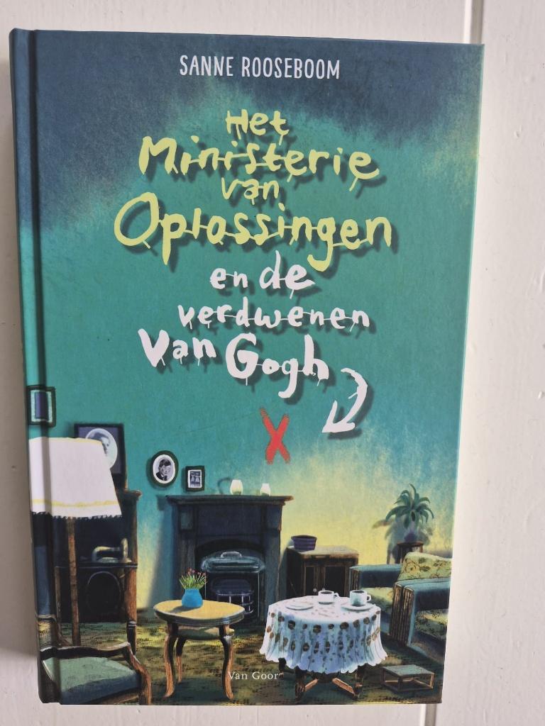 Het ministerie van Oplossingen en de verdwenen van Gogh, Boeken, Ophalen of Verzenden, Zo goed als nieuw, Sanne Rooseboom, Fictie algemeen