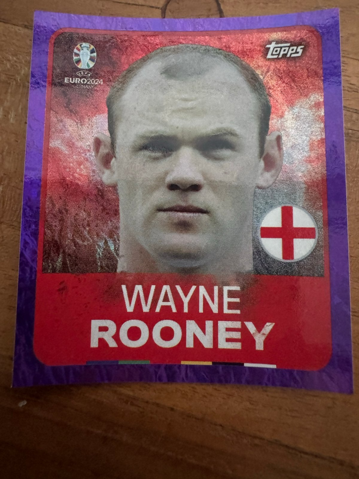 Topps Wayne Rooney Paarse Parallel EURO 2024 Sticker, Ophalen of Verzenden, Nieuw, Sport