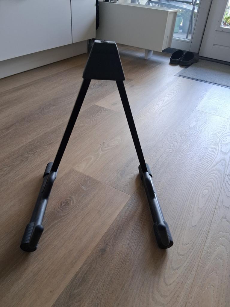König & Meyer gitaarstandaard, Ophalen, Zo goed als nieuw