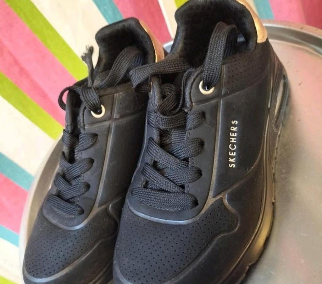 Skechers sneakers maat 30 - Zwart met roségoud, Ophalen of Verzenden, Meisje