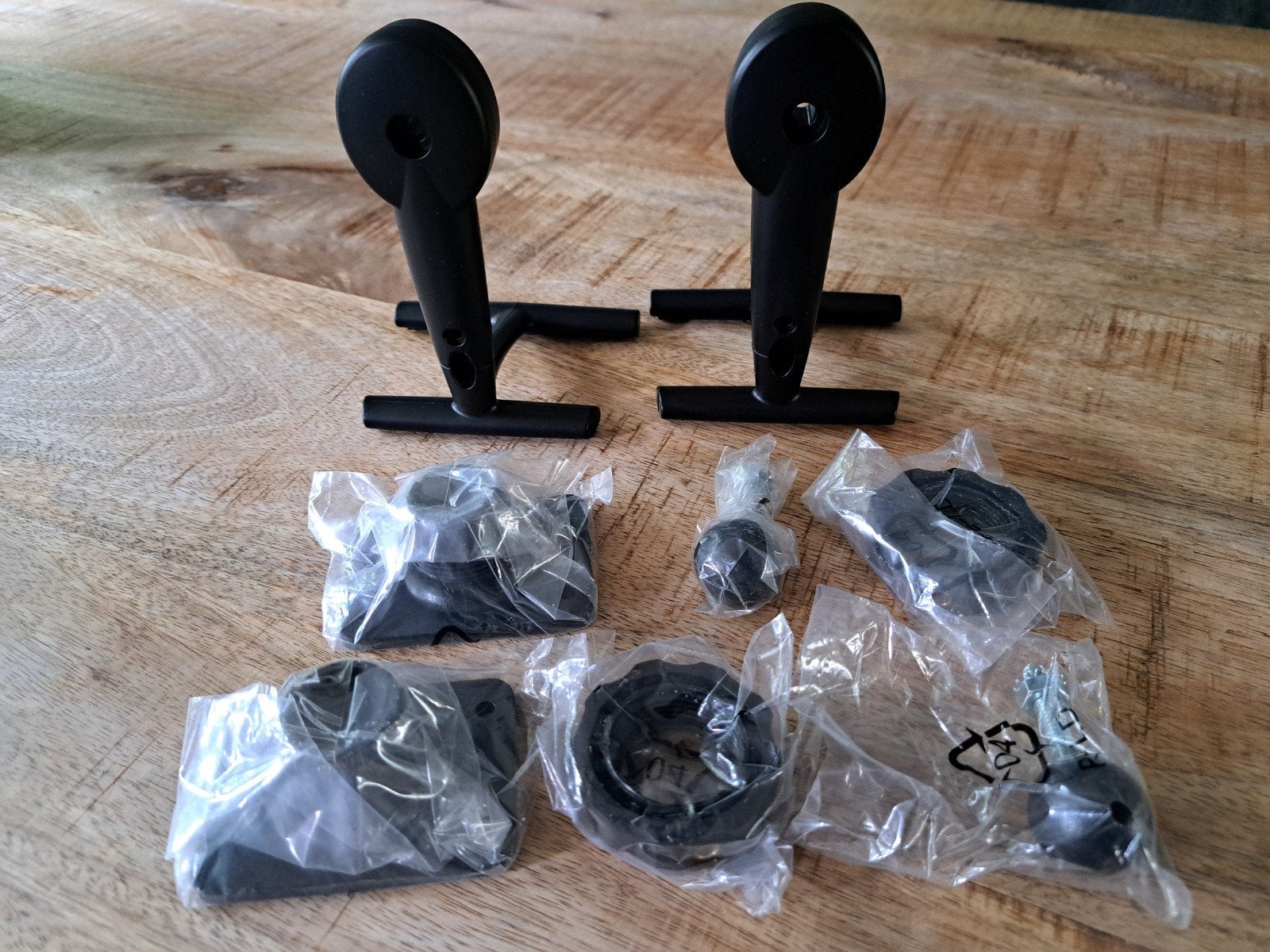 Wandbeugels en staanders voor JBL SCS200 (nieuw), Ophalen of Verzenden, Nieuw