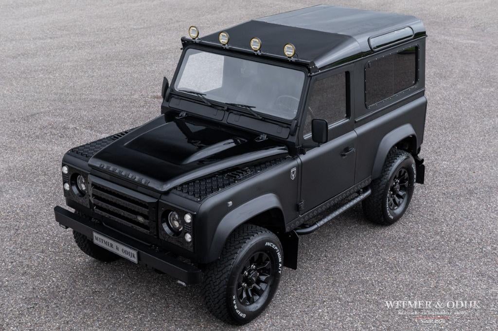 Land Rover Defender 90 uit 1997, mat zwart, concours staat!, 136 pk, Zwart, 4 cilinders, Leder en Stof