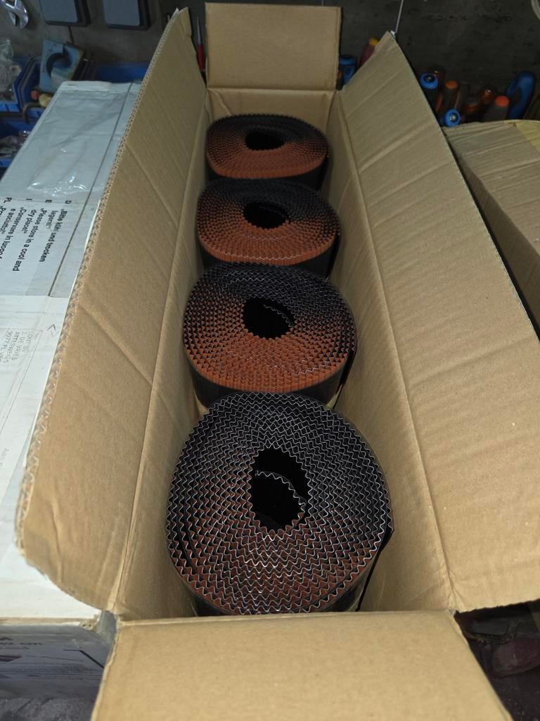Nedsarol Zwart 32cm met 40mm Butyl Kleefstrip ondervorst, Doe-het-zelf en Verbouw, Overige materialen, Zwart, Overige typen, Nieuw