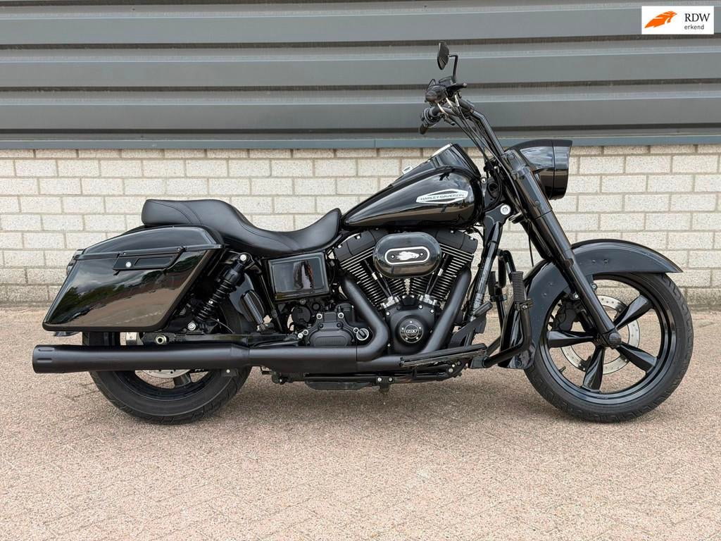 Harley Davidson FLD Switchback 103 Dyna Black edition (BJ 20, Motoren, 1690 cc, Chopper, Bedrijf, Meer dan 35 kW