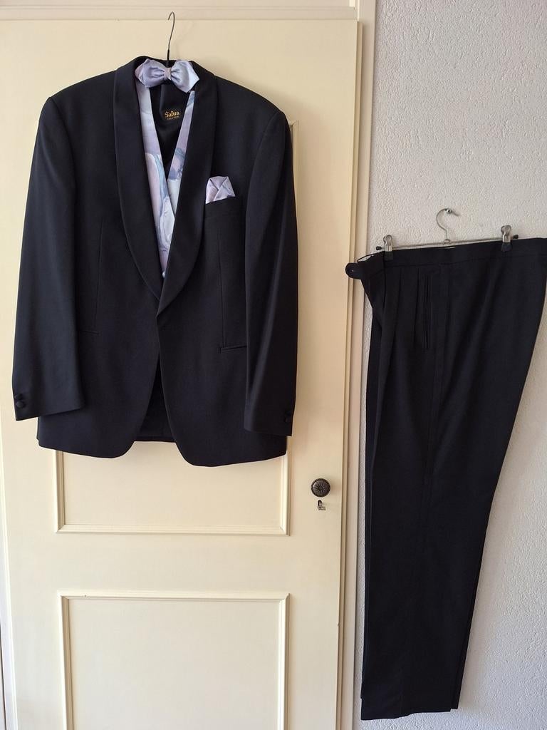 Gala pak / smoking, maat 50 , incl. gilet en vlinderdas, Kleding | Heren, Kostuums en Colberts, Zwart, Overige maten, Ophalen of Verzenden