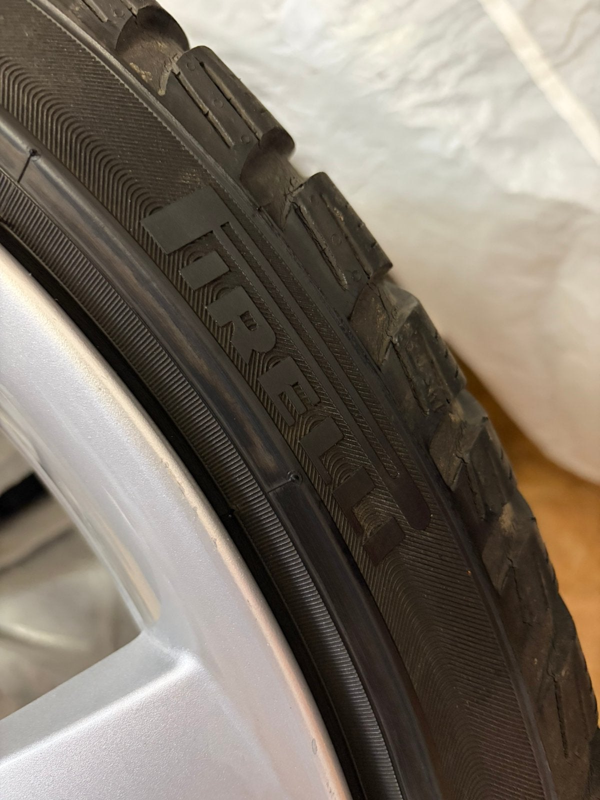 Foto 8 van Tesla model 3 performance 20” ‘stiletto’ velgen