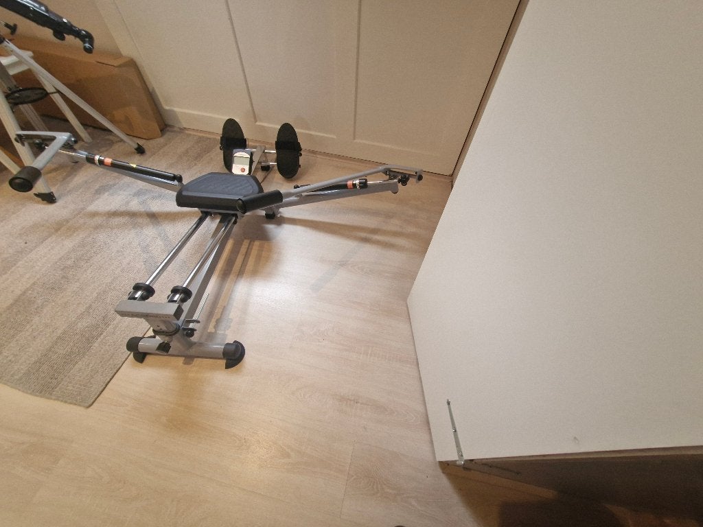 Roeimachine. Fitness., Ophalen, Benen, Gebruikt, Metaal