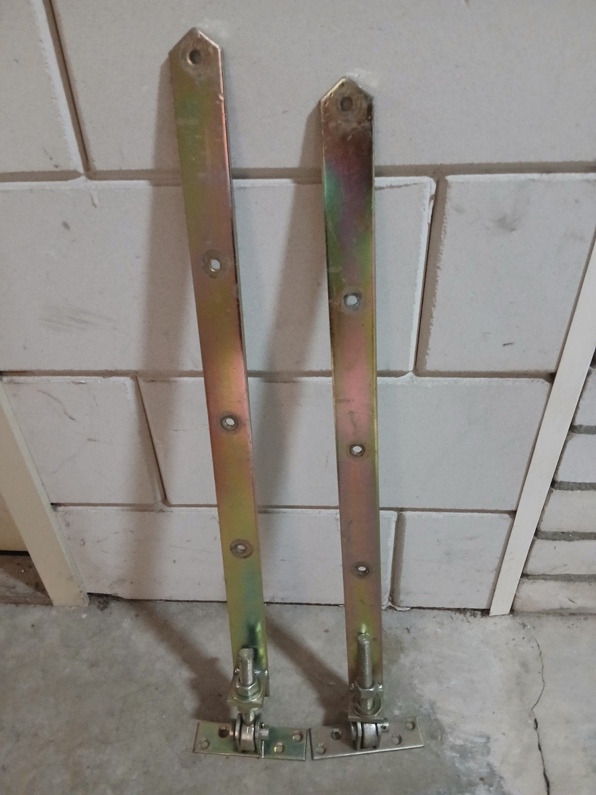 2 poort scharnieren zie foto's lengte 71 cm, Ophalen, IJzer