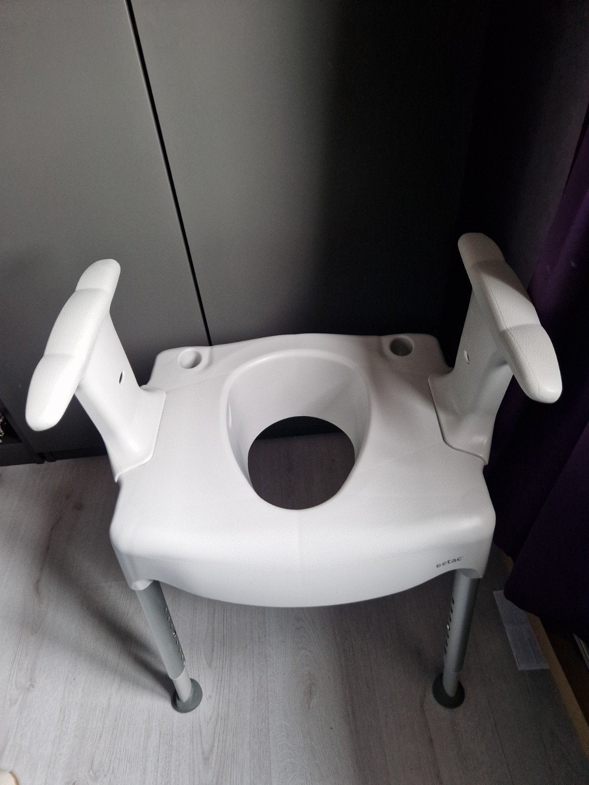 vrijstaande toiletstoel/toiletverhoger/overzetstoel etac, Ophalen